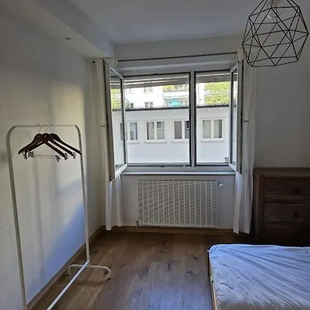 Bright, Comfy Flat, Location *