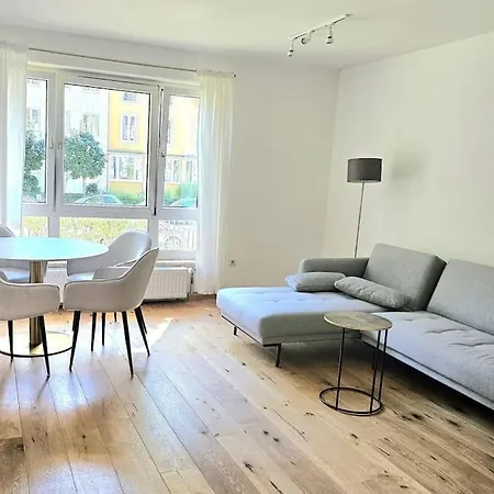 Appartamento Bright, Comfy Flat, Location