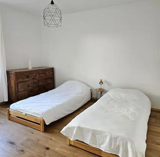 Apartment Bright, Comfy Flat, Location *