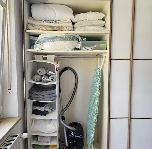 Bright, Comfy Flat, Location *