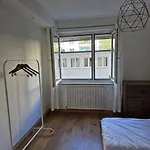 Bright, Comfy Flat, Location *