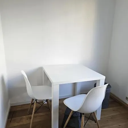 Bright, Comfy Flat, Location アパート