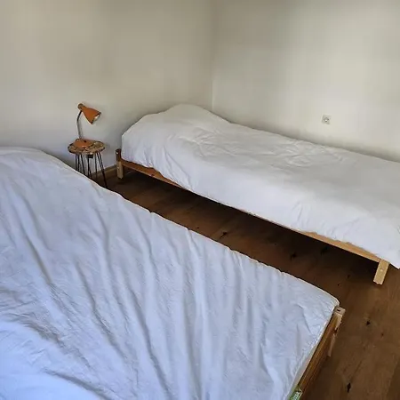 Bright, Comfy Flat, Location *